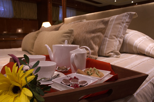 Champagne O Clock -  Breakfast in Bed