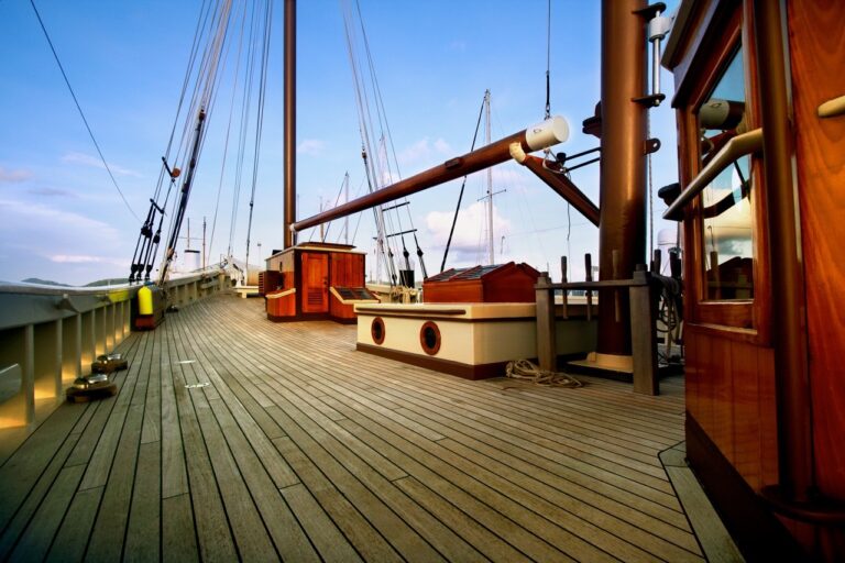 Charter Yacht RAJA LAUT - 5