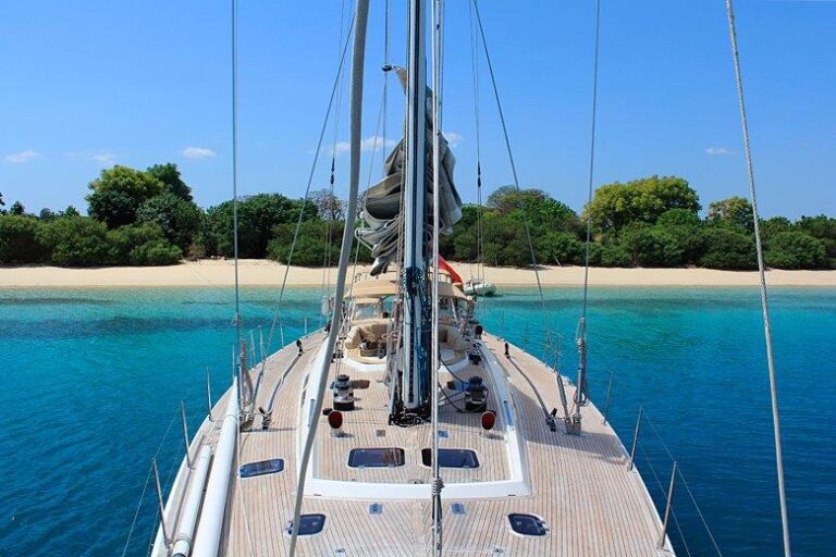 Charter yacht Aspiration