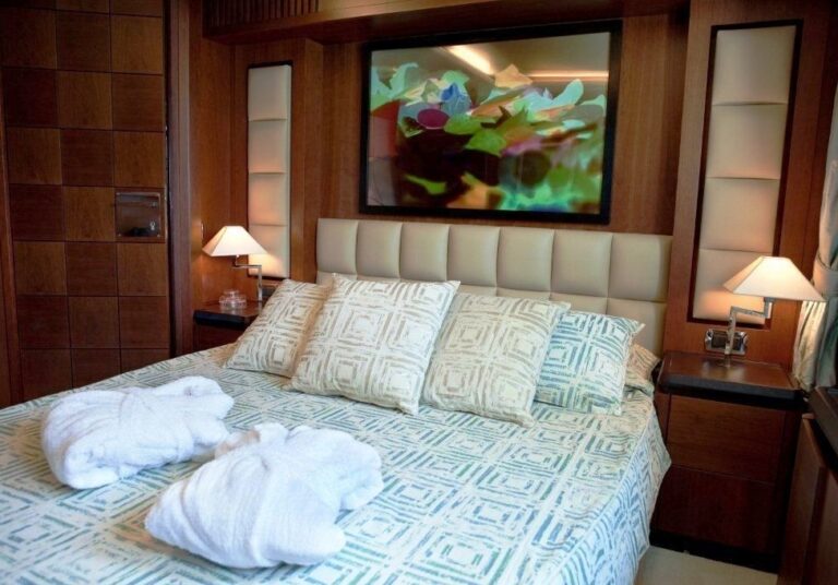 Charter yacht ITACA CLUB -  Guest Cabin