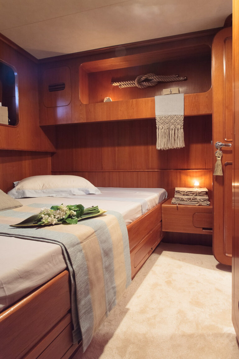 Charter yacht MY LOTTY aft guest cabin
