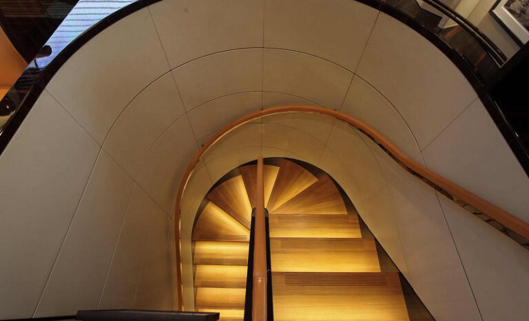 Clan VIII Yacht - Staircase