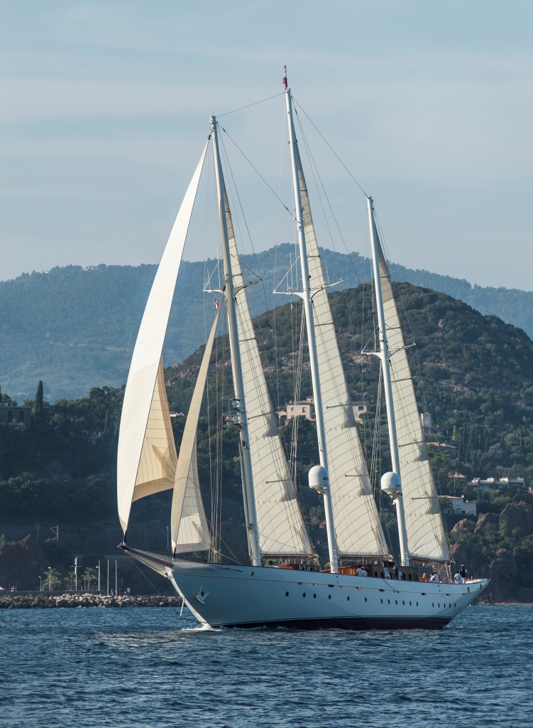 Classic Sailing Yacht XARIFA -  Sailing 4