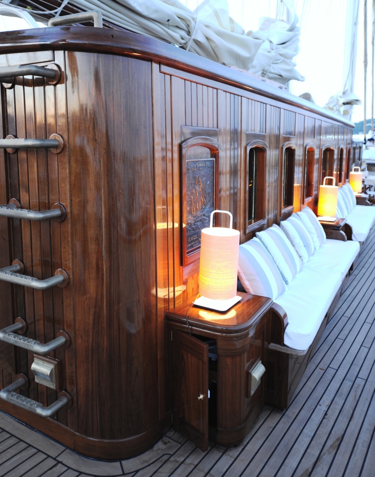 Classic Sailing Yacht XARIFA -  Side Seating