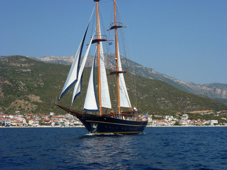 Classic Schooner BLUE DREAM