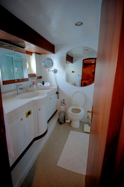 Classic Yacht El Bandido -  Guest Ensuite