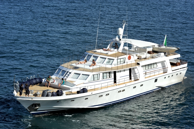 Classic Yacht NAFISA -  Cruising