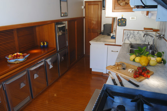 Classic Yacht NAFISA -  Galley