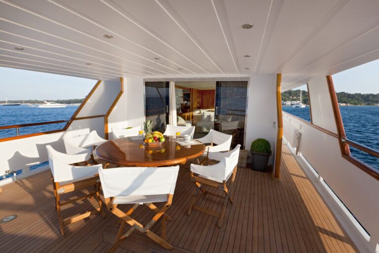 Classic yacht DUNE -  Aft Deck