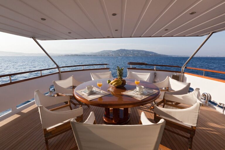 Classic yacht DUNE - Aft Deck Al Fresco Dining