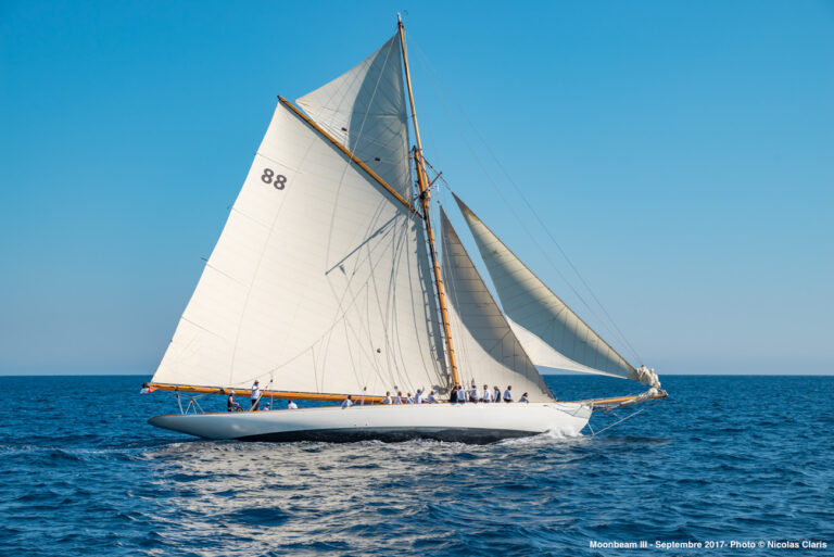 Classic Yacht Moonbeam Of Fife - Nicolas Claris
