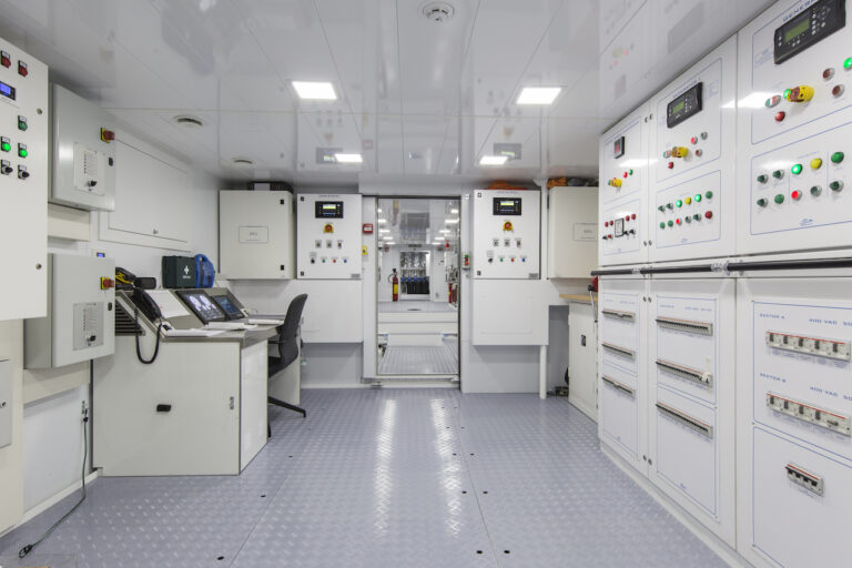 Control Room - Bottom Deck