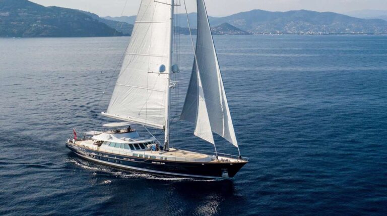 Corto Maltese Exterior - Cruising