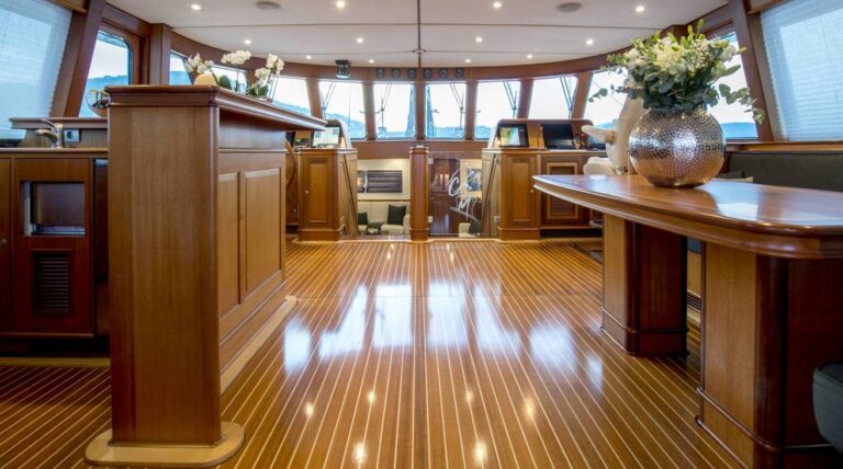 Corto Maltese Interior