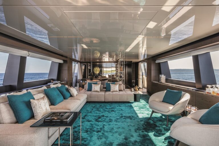 Custom LIne Navetta 42 - Saloon