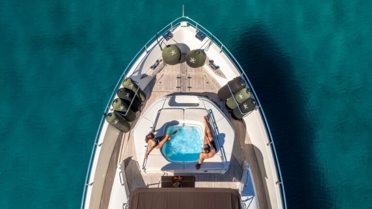 Exterior Sunbathing Area