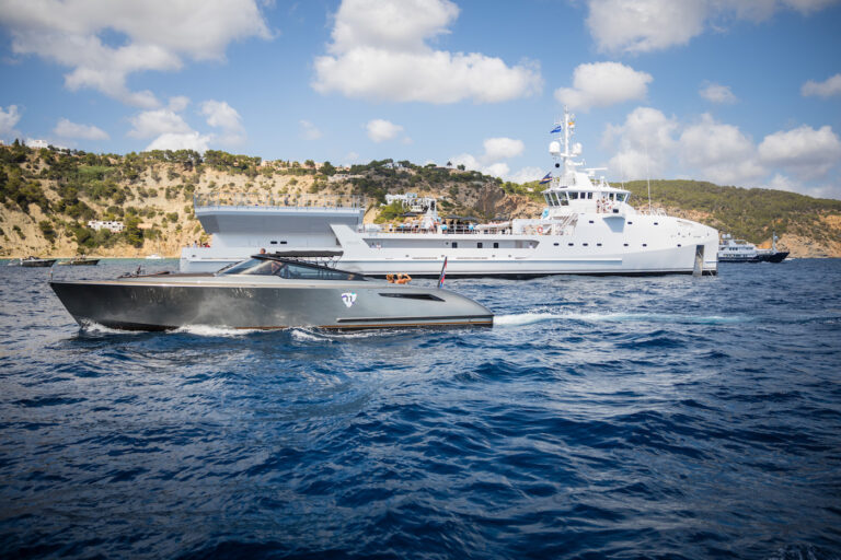 DAMEN Yacht Support GAME CHANGER  - Pre Refit