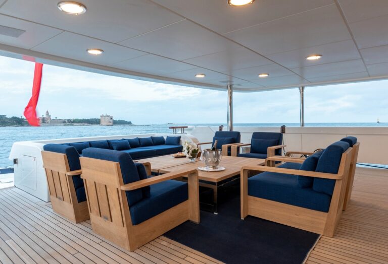 Main deck aft