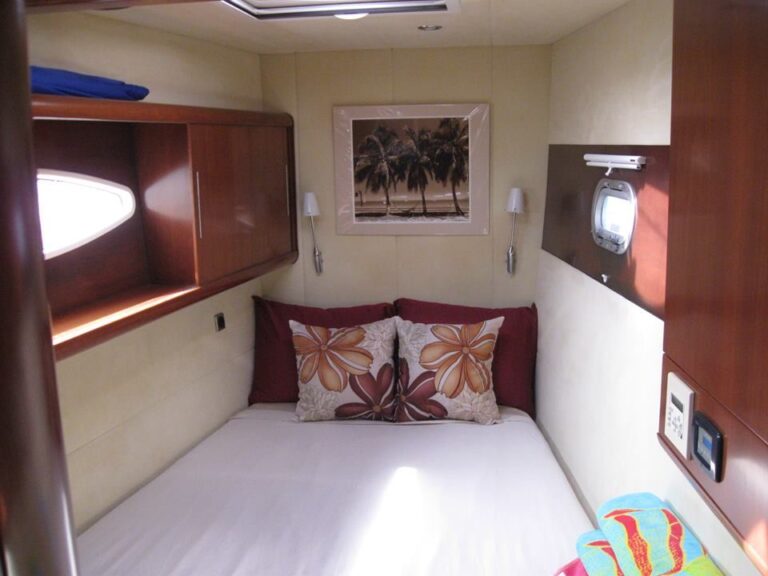 DELPHINE -  Guest Cabin