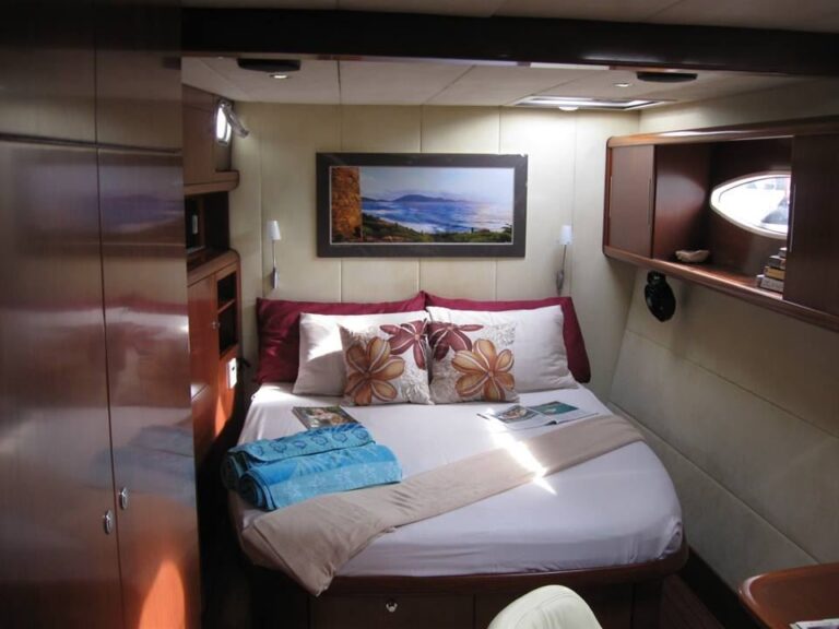 DELPHINE -  Master Cabin