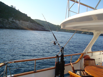 DERAMORE - Aft Deck Fishing