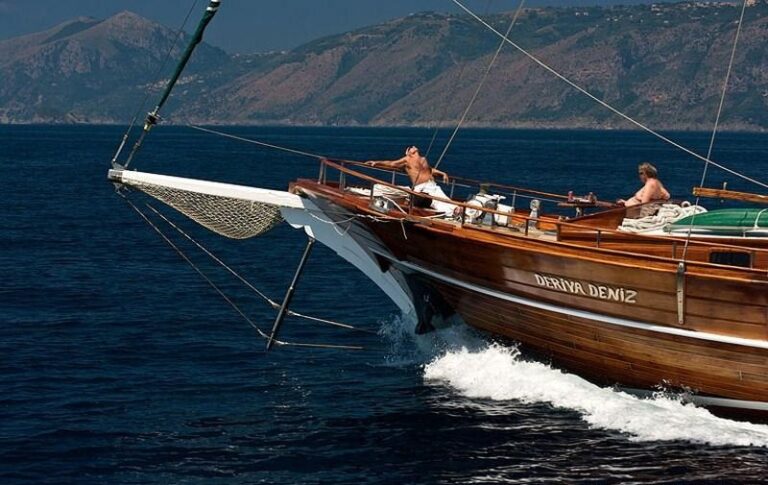 DERIYA DENIZ - Bow shot