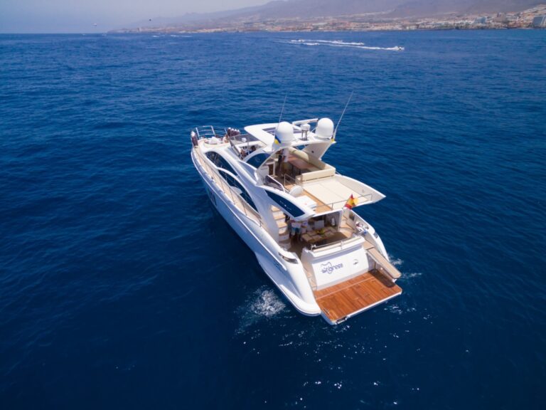18m Azimut Yacht TIGRESA - Stern view