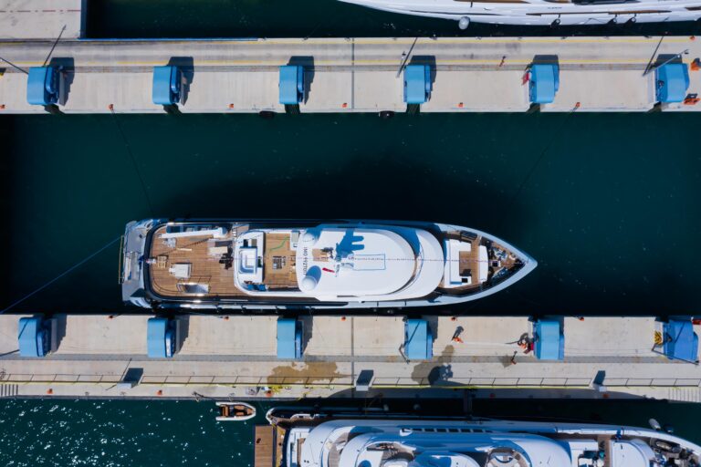 HEEUS explorer yacht