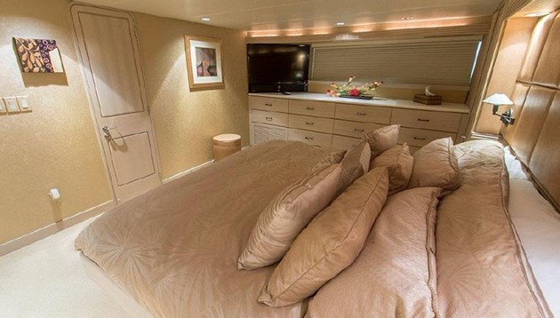 DOUBLE CABIN SIDE