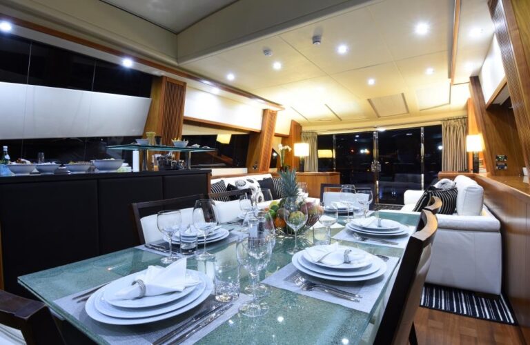 DOUBLE D - Formal dining detail