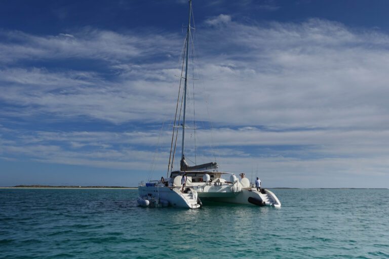 Charter yacht LONESTAR