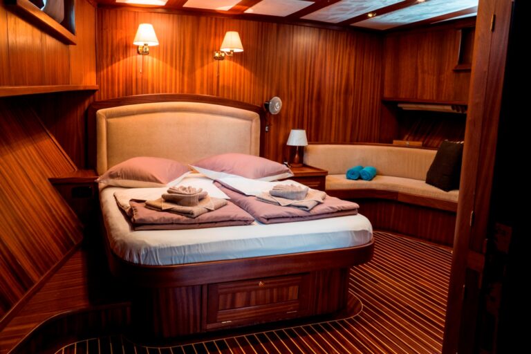 VIP cabin forward