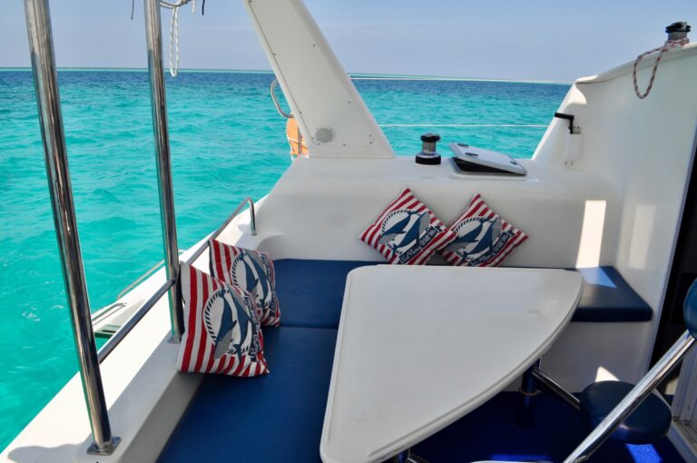 Shaded aft deck with alfresco dining