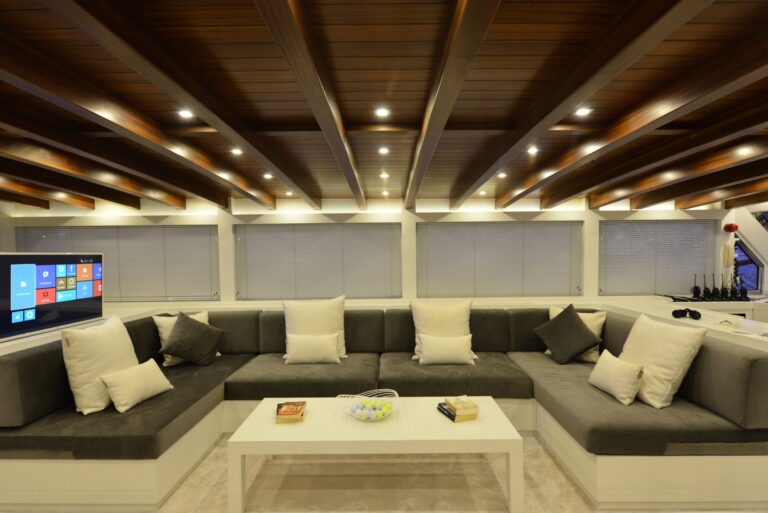 Salon lounge