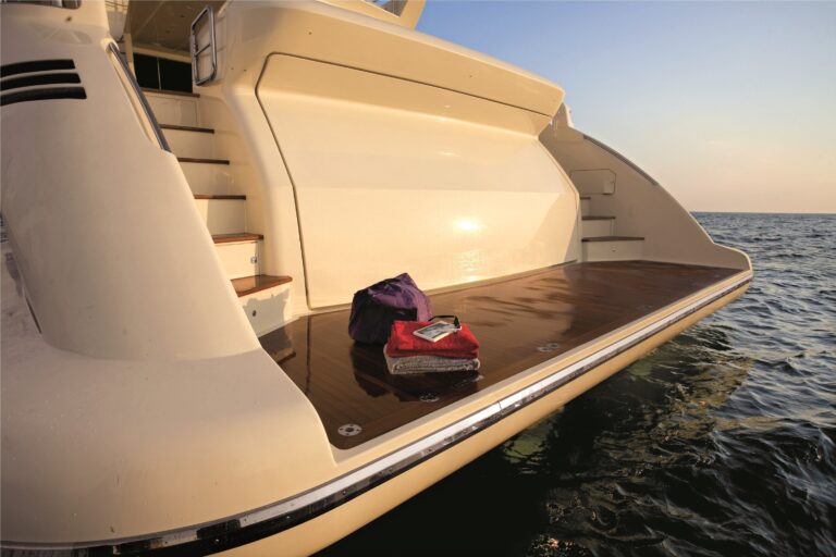 DUKE Sistership Azimut 103 S Bathing Platform