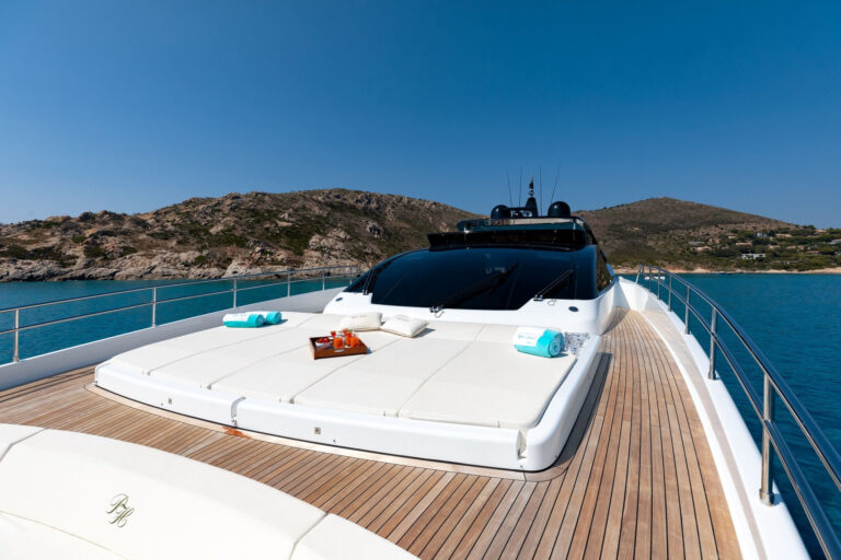 Deck With Sun Pads