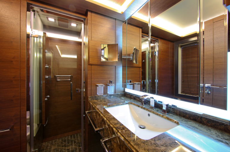 Delfino 93 yacht twin cabin bathroom