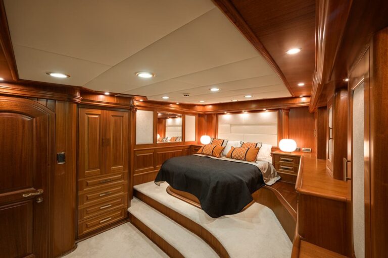 Double Cabin