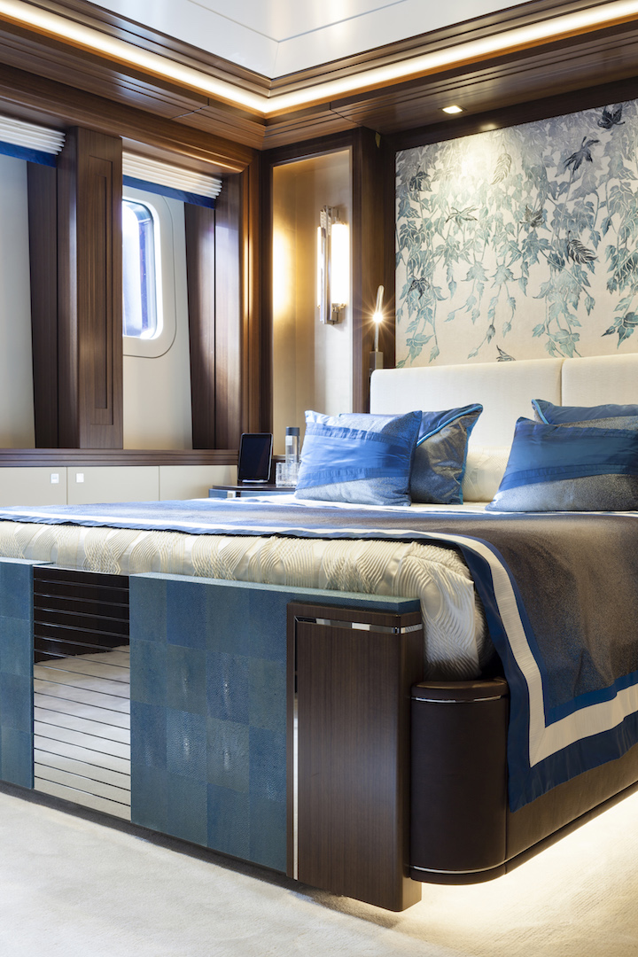 Double cabin