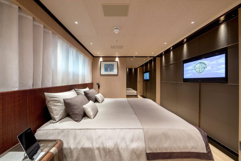 Double Cabin Forward Port