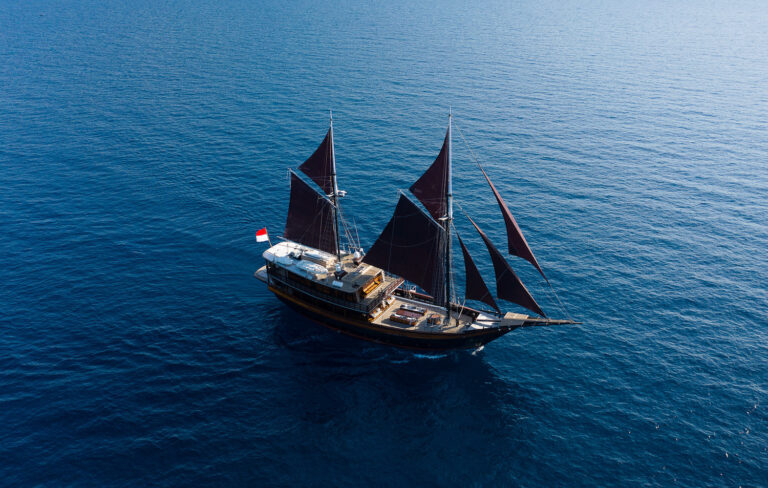 Dunia Baru At Anchor