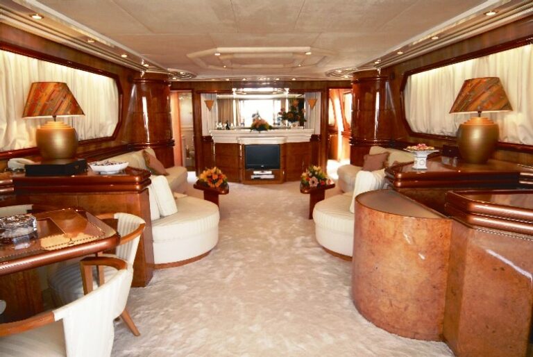 Dynasty - Saloon