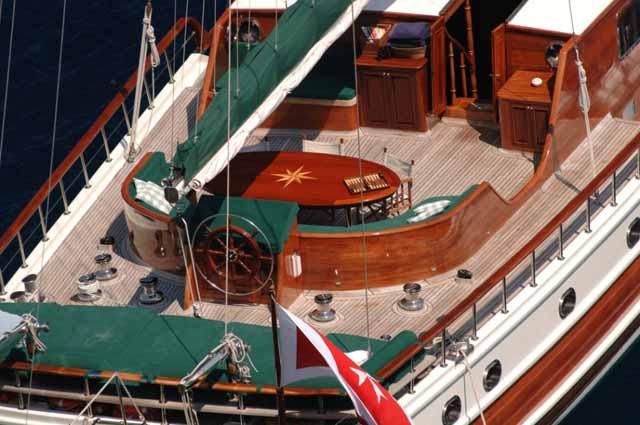 ECCE NAVIGO -  On Deck