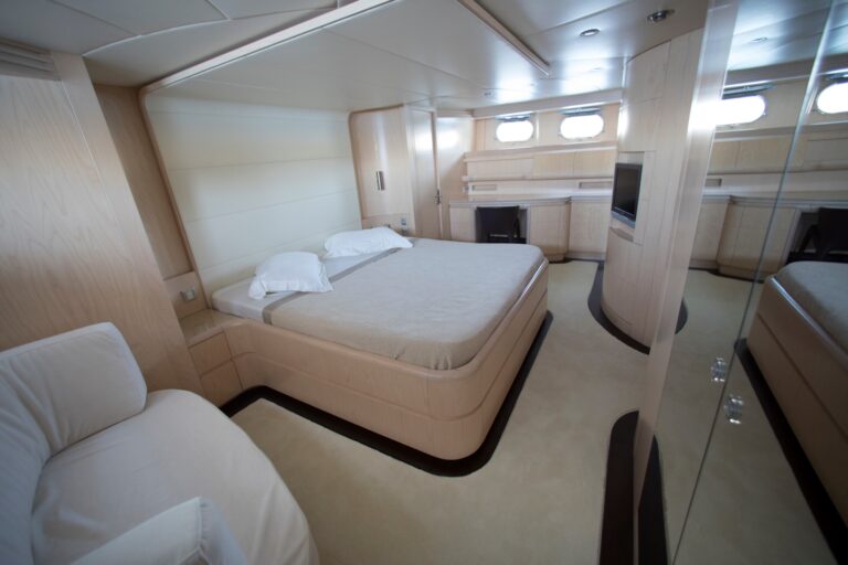 Guest cabin
