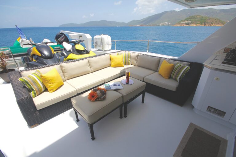 EL JEFE aft deck
