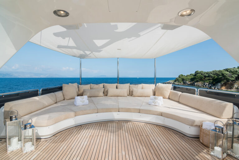 Flybridge Sunbathing Area