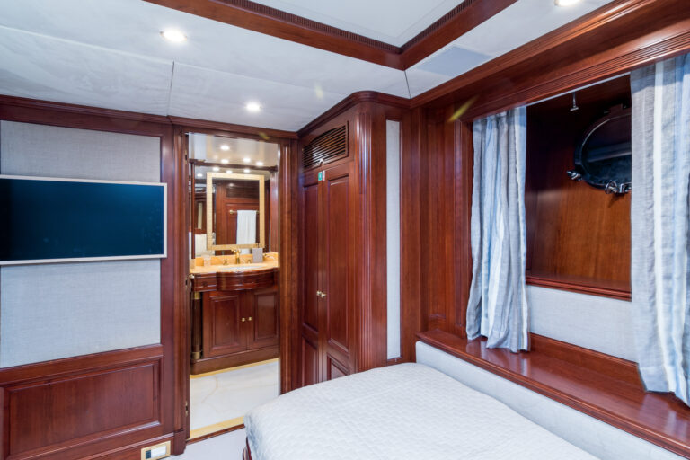 Twin Cabin