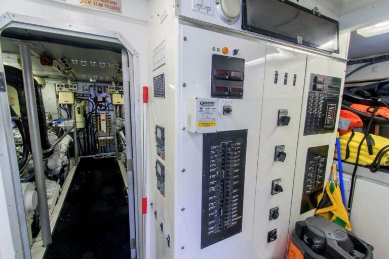 ENGINE INSIDE