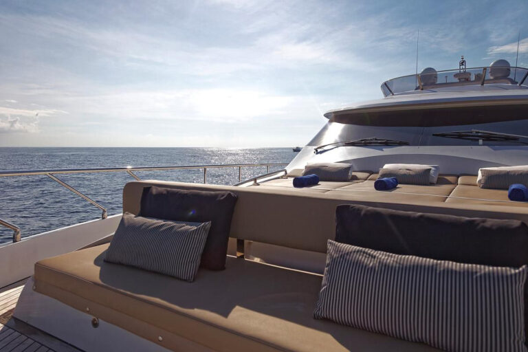 ENJOY Exterior - Foredeck