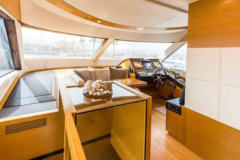 ENJOY Interior - Bridge